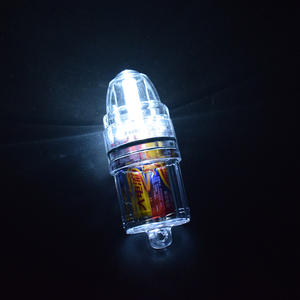 Lampe LED <span class=keywords><strong>de</strong></span> pêche automatique <span class=keywords><strong>de</strong></span> 11 cm, lumière clignotante pour attirer les poissons - Product Image 4