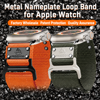Correa de Reloj de Nailon Resistente con Placa de Identificación FREEDOM de Aleación para Apple Watch 44mm 45mm 46mm 49mm, Uso Táctico al Aire Libre para Hombre