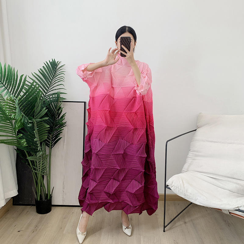 สีแดงม่วง