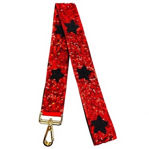 CRYSTAL CRAFT Crochet perlé vintage avec paillettes rouges et étoiles noires, accessoire de sac à main écologique - Product Image 1