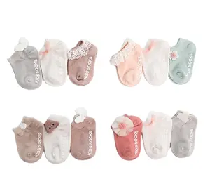 Spring秋の新綿の靴下ベビーソックス子供のための新生児ゆるい床靴下