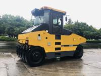 Rouleau compresseur pneumatique en caoutchouc durable XP203 de 20 tonnes pour la construction routière