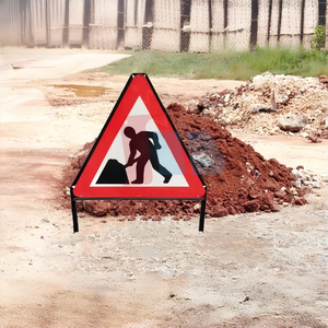 Rambu Lalu Lintas Segitiga Aluminium W34"*H42" untuk Luar Ruangan, Keselamatan Jalan, Konstruksi, Peringatan, Portabel, dengan Stand Pengontrol Lalu Lintas - Product Image 1