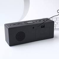 Digitaler Spiegel-LED-Wecker mit FM-Radio, Doppelalarm, Einstellbarer Lautstärke, Innentemperaturanzeige, Schlummerfunktion und Dimmer für Schlafzimmer und Wohnzimmer