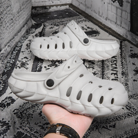Sabots sportifs en EVA rembourrés, recyclables, type nuage, pour hommes, sandales décontractées à enfiler, chaussures de plage, hiver et été, vente en gros