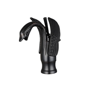 Grifo de lavabo de baño de latón con cuello de cisne dorado de lujo con manijas individuales artísticas - Product Image 6