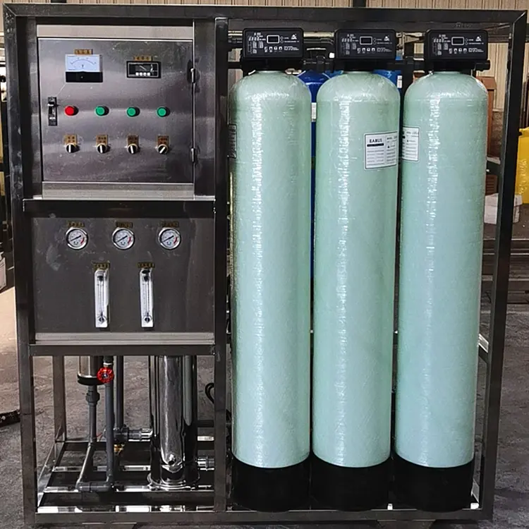 Корпус фильтра с УФ чистой минеральной питьевой водой системы обратного осмоса