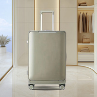 Valise PC légère à ouverture frontale, durable, avec cadre en aluminium, design moderne, roues pivotantes, serrure à combinaison, roulement fluide et souplesse.