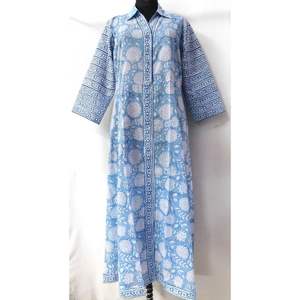 Vestido largo de algodón estilo hippie para mujer, túnica larga de verano hecha a mano de estilo indio - Product Image 1