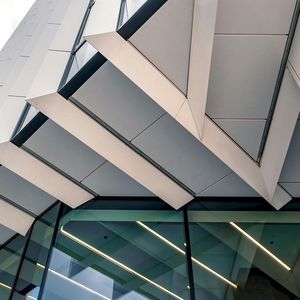 Parete Vetrata Unitaria Personalizzata con Telaio in Alluminio a Taglio Termico per Edifici a Più Piani - Product Image 6