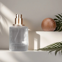 Vente en gros de flacons de parfum en verre à fond épais cylindriques de 30/50/100 ml, transparents avec couvercle en bois/hêtre et pulvérisateur en aluminium