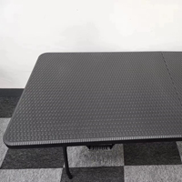 Ensemble table et chaises pliantes en plastique rotin noir 6 places pour événements