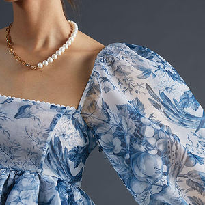 2023 personnalisé décontracté été <span class=keywords><strong>Vintage</strong></span> élégant en mousseline de soie court <span class=keywords><strong>jupon</strong></span> Mini mode vêtements smocké chic femmes <span class=keywords><strong>robe</strong></span> pour dame - Product Image 2