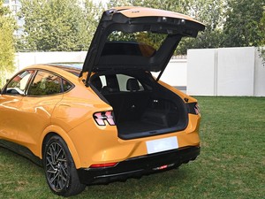 <span class=keywords><strong>Mustang</strong></span> <span class=keywords><strong>Mach</strong></span>-<span class=keywords><strong>E</strong></span> SUV ขนาดกลางพลังงานใหม่269แรงม้าชาร์จเร็ว609กม. ส่งข้อมูลความเร็วเดียวระยะไกลพิเศษ - Product Image 6