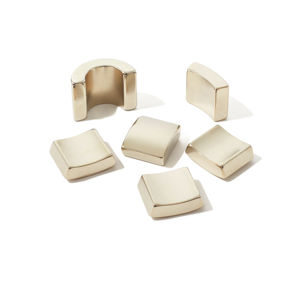 다양한 크기 모양 맞춤형 네오디뮴 자석 강한 영구 희토류 자석 모델 N42 N52 곡선 펀칭 절단 - Product Image 1