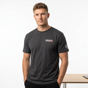 T-shirt à manches courtes gris foncé pour homme, logo imprimé sur le devant, coupe ample, style décontracté chic, jersey 100% coton biologique - Product Image 2