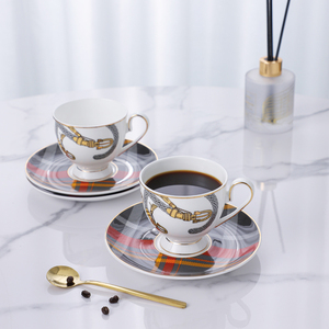 P & T <span class=keywords><strong>Royal</strong></span> Ware Ensemble élégant de tasses à thé et à café et soucoupes en porcelaine osseuse fine à bord doré par PITO - Product Image 3