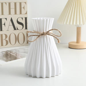 Trendy <strong>Folded</strong> <strong>Plastic</strong> <strong>Vase</strong> Modern INS Aesthetic Decoration for Floral Displays Shelves and Tabletops - Product Image 3