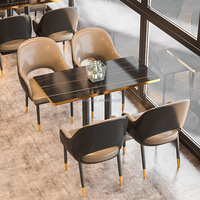 Table de restaurant commerciale en bois massif avec plateau rectangulaire et base en métal noir, mobilier de café en gros