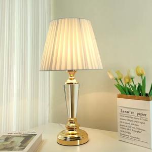 Lampe de table en cristal de luxe haut de gamme, simple, moderne, chaleureuse et romantique, idéale pour une chambre à coucher féminine et tendance sur Instagram. - Product Image 1