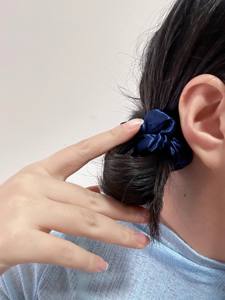 <span class=keywords><strong>Élastique</strong></span> à cheveux en soie 100% 4cm 19 Momme, élégant, <span class=keywords><strong>avec</strong></span> logo personnalisé, anti-emmêlement, pour femmes, OEM - Product Image 3