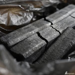 Charbon de bois de mangrove à haute efficacité avec flamme à long terme disponible en vrac Stock de charbon de mangrove de qualité supérieure - Product Image 6