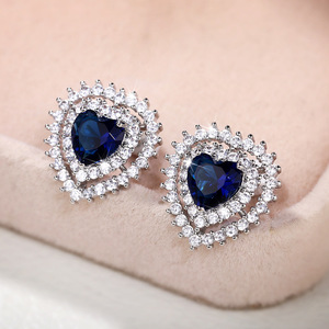 Orecchini a perno a forma di cuore per donna, scintillanti, gioielli alla moda per tutti i giorni - Product Image 3