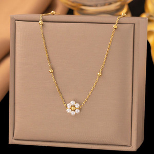 Schickes Elegantes 18k Vergoldetes Edelstahl Perlen-Gänseblümchen Blumen-Station Charms Ketten-Collier und Armband Schmuckset - Product Image 3