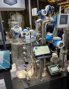 真新しい化学プロセススキッドとエンドレス + ハウザープロラインプロマグP 300 E H電磁流量計5P3B25 5P3B40 - Product Image 3