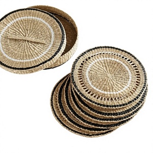 Assiettes de présentation en jonc de mer les plus vendues, tailles personnalisables, variété de couleurs, sets de table en rotin faits à la main pour la décoration de table, du Vietnam - Product Image 1