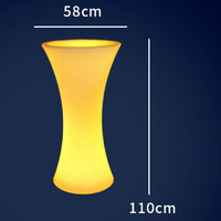 Table haute ronde moderne en plastique lumineuse personnalisée avec design cintré pour événements, restaurants, boîtes de nuit, gymnases et bars
