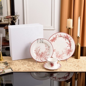 Nouveau modèle d'ensemble de 4 assiettes à dîner en porcelaine à motif de muguet minimaliste nordique - Product Image 3