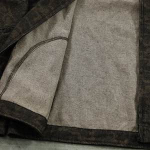 جاكيت رجالي شتوي مخصص من قماش الكانفاس بنقشة الفهد، بسحاب وأكمام مشقوقة، مع جيوب وأزرار قابلة للإزالة وغطاء رأس فرو، بسحاب - Product Image 5