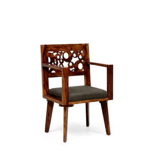 Fauteuil d'appoint en bois de Sheesham sculpté géométriquement avec siège rembourré et pieds effilés, mobilier moderne et artistique pour chambre et salon - Product Image 1