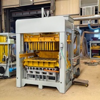 Machine à briques hydraulique automatique QT8-15 pour usine de blocs creux