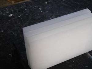 Cire de paraffine entièrement raffinée 54/56/58/60/62 pour la fabrication de bougies et de consommables conformes aux normes solides - Product Image 2