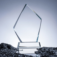 Trophée personnalisé en cristal d'iceberg transparent avec base en cristal K9