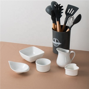 Factory Prices New Design More <strong>Shape</strong> White Porcelain Souffle Cup <strong>Dishes</strong> <strong>Heart</strong> <strong>Shape</strong> <strong>Ceramic</strong> Ramekin for Family Kitchen - Product Image 2