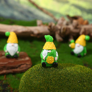 Set di bambole di girasole con ornamento nano in resina - Product Image 3