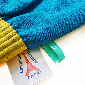 قفازات مطاطية OEM لتقشير الجلد بتصميم خاص بقماش خشن قفازات حمام حمام المغربي لوفه مع ملصق - Product Image 4