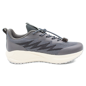 Chaussures de travail pour hommes respirantes en maille Fly Knit avec dessus en PU, semelle extérieure en caoutchouc antidérapante résistante à l'huile SRC pour chef cuisinier - Product Image 4