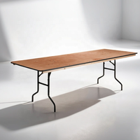 Table de banquet rectangulaire pliante moderne de 6 pieds en contreplaqué avec pieds en fer pour hôtel, repas en plein air, mariage