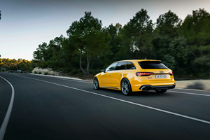 <span class=keywords><strong>Audi</strong></span> RS 4 Modello 2024 RS4 2.9T Avant Edizione Standard, <span class=keywords><strong>Station</strong></span> <span class=keywords><strong>Wagon</strong></span> 5 Porte 5 Posti, 331kW 600Nm, Veicolo a Combustione - Product Image 2