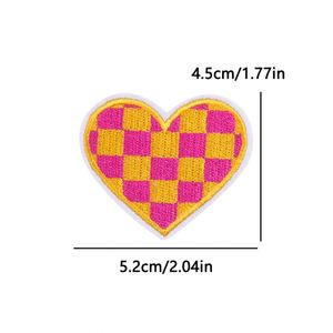 Patchs brodés thermocollants personnalisés en tissu pour casquettes de camionneur, motifs arc-en-ciel, à carreaux, cœur, étoile, vente en gros - Product Image 6