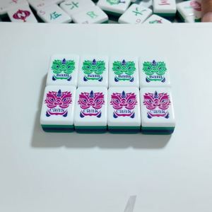 Juego de Mahjong Americano de Cuatro Capas en Verde Oscuro, con 160 Fichas Exquisitamente Talladas, para Entretenimiento en el Hogar, Superventas - Product Image 3