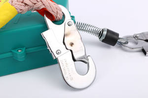 Antichute de haute qualité de 4 m avec rotation à 360° et capacité de charge de 300 kg pour la sécurité des travaux de toiture - Product Image 6