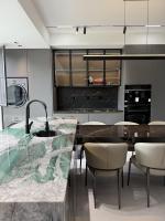 Comptoir de luxe en quartzite vert Fuchsite, plan de travail en marbre pour hôtel et maison