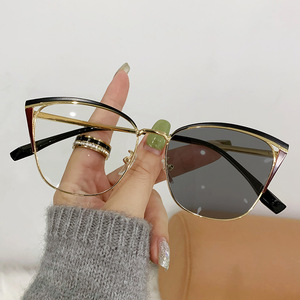 <span class=keywords><strong>Lunettes</strong></span> de soleil œil de chat pour femmes, verres photochromatiques gris, montures en métal <span class=keywords><strong>anti</strong></span>-reflets pour <span class=keywords><strong>lunettes</strong></span> de vue - Product Image 5