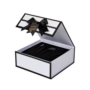 Piccola scatola regalo in cartone di cosmetici di lusso personalizzati inserto in schiuma EVA goffratura per carta cosmopolita con profumo lucidalabbra - Product Image 1