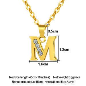 Collana <span class=keywords><strong>con</strong></span> Ciondolo Iniziale Alfabeto <span class=keywords><strong>M</strong></span> in Acciaio Inossidabile Placcato Oro 18K <span class=keywords><strong>con</strong></span> Zirconi Bianchi - Product Image 3